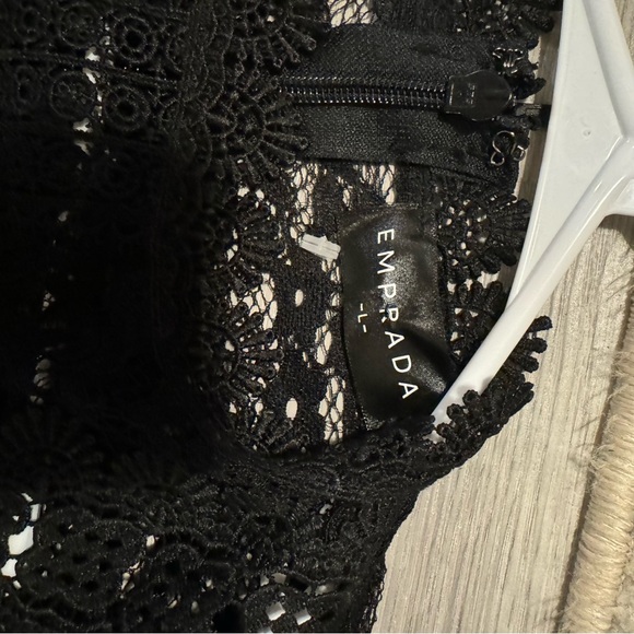 Emprada Lace Crochet Jumpsiuit size Large. Bodice and sleeves are sheer. - Picture 6 of 8